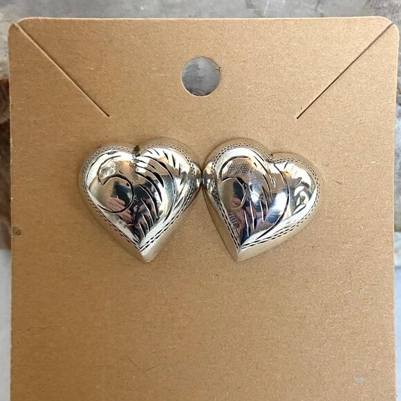 VTG Sterling Silver 925 Etched Hollow Puffy Heart Stud Earrings Heart Jewelry - Picture 11 of 16